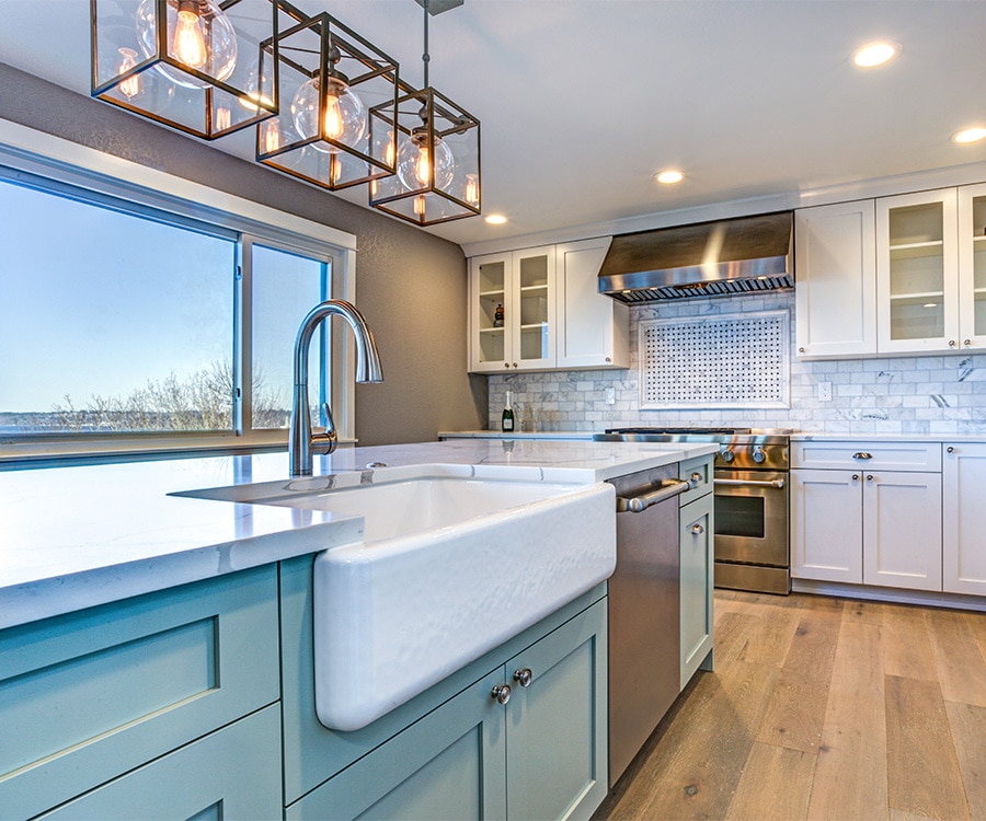 Featured image of post Modern Farmhouse Kitchens 2021 : Farmhouse style kitchens have been steadily increasing in popularity over the past few years.